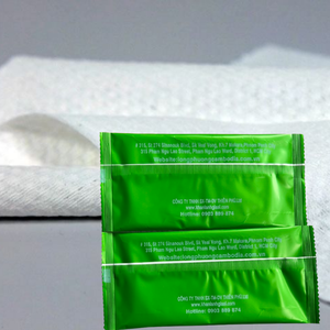 Paquet unique de lingettes humides de haute qualité Nettoyage rapide Parfumé Facile à transporter Marque privée du fabricant vietnamien - Product Image 1