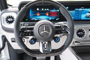 LUXURY RIDE 2023 LC 500 Convertible con Motor V8, Revestimiento Exterior Gris - Product Image 3