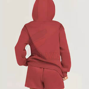 Ensemble de sweat-shirt et short assorti pour femmes, look estival tendance, ensemble de sweat-shirt et short pour femmes, tenue de rue estivale - Product Image 2