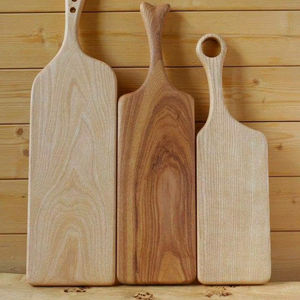 Tabla de cortar de madera de acacia hecha a mano de tres de lujo Utensilios de cocina de primera calidad con verdadera funcionalidad y elegancia - Product Image 1
