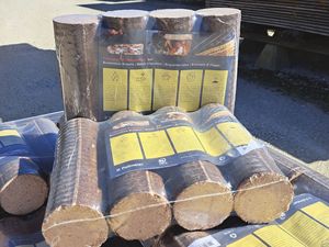 Briquettes de hêtre Pollmeier Premium Plus 960 kg, combustible renouvelable en vrac, modèle OEM 5678765 - Product Image 2