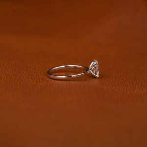 Oval Cut Lab Creado Diamante 14KT Anillo de compromiso chapado en oro sólido Lujo Estilo clásico Moda Anillo de ajuste solitario - Product Image 6