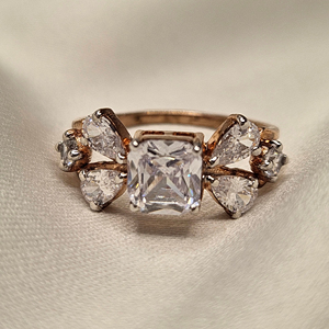 Pear Cut VVS Moissanite Diamond Wedding Band 14K Rose Yellow Gold Moissanite Princess Cut Diamond Anillos para mujeres Joyería fina - Product Image 1