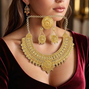 Bague de collier boucles d'oreilles en plaqué or 22 carats à bas prix sertie de bijoux de mariée de conception traditionnelle à vendre par les exportateurs - Product Image 1