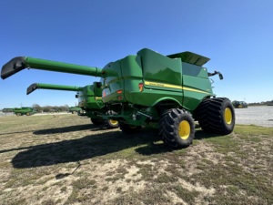 Moissonneuses-batteuses à grains 4wd assez utilisées Moissonneuses-batteuses John Deer S770 de qualité assez utilisée pour les terres agricoles - Product Image 3