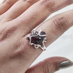 Bijoux en pierre brute Bague pour femme Grenat naturel Pierre précieuse brute Pierre de naissance de janvier Bague en fil Hippie Bijoux Bague en argent sterling 925 - Product Image 4
