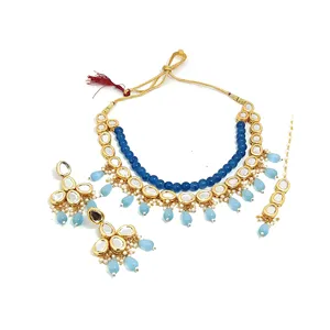 Parure de bijoux de mariée vintage plaqué or, motif floral diamanté, en laiton, avec perles bleu ciel et pierres Kundan, pour mariage ou cadeau de fête - Product Image 3