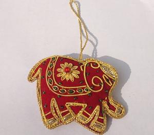 เครื่องประดับตกแต่งต้นคริสต์มาสสีแดงสดใสขนาด 4 นิ้ว สำหรับงานฝีมือและของขวัญ ขายส่ง - Product Image 1