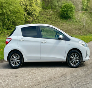 Toyotas Yarisss Calidad Premium En stock Excelente estado Compre fresco y limpio Entrega rápida Volante a la derecha - Product Image 4