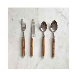 Ensemble de 5 couverts en acier inoxydable argenté de qualité supérieure de style américain Poignées en bois noir Couverts hautement écologiques pour les fêtes - Product Image 3