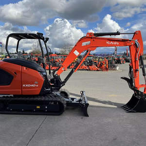 Miniexcavadora Kubota KX040-4 2023: Potencia y Precisión Avanzadas para Cada Trabajo - Product Image 1