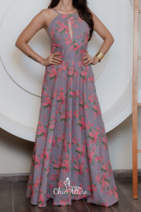 Elegante vestido de noche largo con estampado floral para damas cuello Halter bordado acampanado Georgette estampado completo cuello barco - Product Image 4