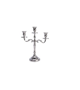 Candélabre en métal argenté avec gouttes de cristal pour une décoration vintage et une ambiance intérieure de luxe - Product Image 1