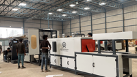 Machine d'emballage rétractable linéaire automatique électrique haute vitesse 200 BPM avec moteur PLC et roulement à économie d'énergie pour boîtes de boissons