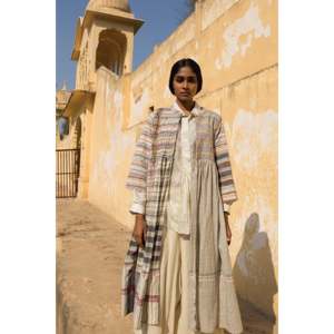 Tela Transpirable Shekhawati 45 para la Temporada de Primavera, Producto Terminado - Product Image 4