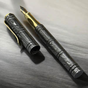 Bolígrafo de Acero de Damasco Hecho a Mano, Cuerpo de Metal Sólido, Patrón Único en Capas, Herramienta de Escritura EDC de Lujo, Regalo Corporativo de Alta Gama - Product Image 2