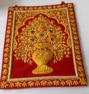 Zari bordado a mano patrón árabe colgante de pared alfombra de algodón moderna Panel de pared para decoración del hogar para adoración y oración - Product Image 5