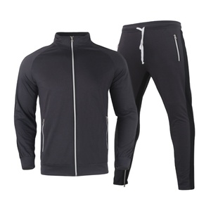 Ensemble de survêtement respirant léger pour hommes pour une utilisation athlétique et décontractée Nouvelle tendance de la mode pour le jogging et le fitness - Product Image 1