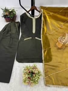 Présentation de nouveaux ensembles Salwar Kameez traditionnels prêts à porter en 3 pièces avec dupatta pour les occasions de fête et de mariage - Product Image 6