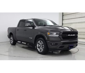 Ram 1500 Laramie Crew Cab 2020, Caja de 5'7'', 4WD, Usada en Buen Estado - Product Image 1
