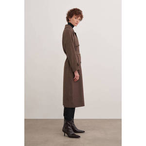 Manteau trench en laine marron à double boutonnage avec bordure en fourrure et imprimé - Product Image 2