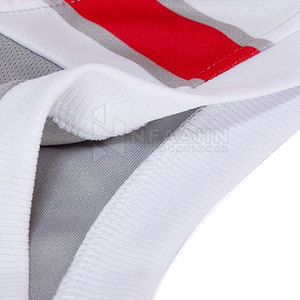 Conjuntos de ropa de baloncesto lisos personalizados hechos en Pakistán, uniforme deportivo transpirable para hombre a bajo precio - Product Image 4