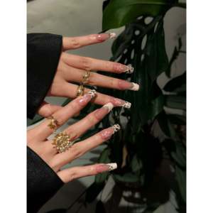 Uñas Postizas Blush Royale, Elegancia sin Esfuerzo - Product Image 4