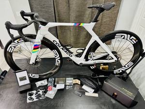 2026 Colnago Y1Rs Carbon Disc SMALL Blanc ENVE 6.7 Couleur des Champions du Monde Colnago - Product Image 2