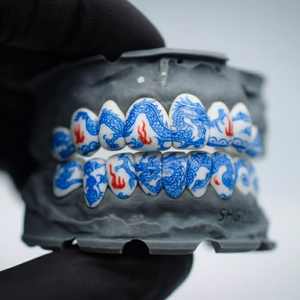 Grillz en porcelaine émaillée personnalisés de qualité supérieure pour les dents, bijoux de corps hip-hop en argent 925, artisanat en émail fait à la main pour hommes et femmes - Product Image 2