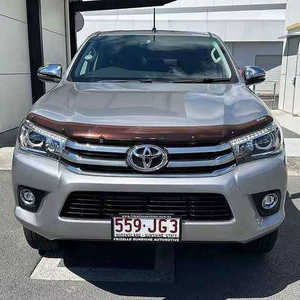 Toyota Hilux SR5 GUN126R 4X4 2024, Manual/Automático, Asientos de Cuero, Cámara Trasera, Interior Oscuro, 8L, Tracción Total, R15, Volante a la Izquierda - Product Image 1