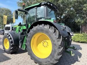 Pompa a Ingranaggi ad Alta Efficienza John Deere 6155R con Trasmissione Automatica, Motore Diesel Euro 6, 5.400 Ore di Utilizzo Orari di Apertura - Product Image 4