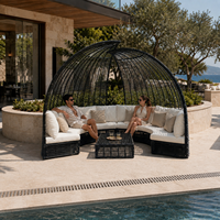 Cama de Día de Ratán para Exteriores, Sofá Cama de Ratán PE con Diseño de Nido de Pájaro, Muebles Impermeables para Resort, Villa, Piscina, OEM Personalizado