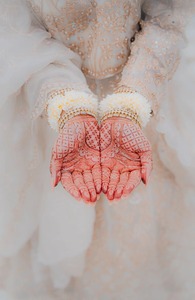 Jasmine Main Gajra Pour Femmes Designer Artificielle Gajra Bracelets Haldi Mehendi Fonction Main et Cheveux Décoration Pour Femmes - Product Image 3