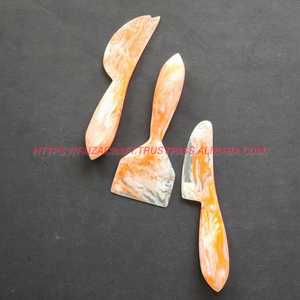 Ensemble à fromage en résine, lame plate en résine brillante incroyable, design élégant, aspect fromage parfait pour les ustensiles de cuisine - Product Image 2