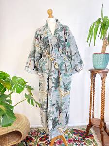 ชุดคลุมอาบน้ำกำมะหยี่ยาวสุดหรูสำหรับผู้หญิงชุดคลุมพิมพ์ลายดอกไม้สไตล์อินเดียใส่ได้ทั้งชายและหญิงพร้อมตกแต่งด้วยลูกไม้ชุดนอนชุดแต่งตัวหรูหรา - Product Image 3