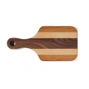Planche à découper en teck raffiné conçue pour offrir une résistance de découpe durable avec une finition à grain lisse, idéale pour une utilisation domestique en cuisine. - Product Image 1