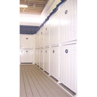 Vestiaire extérieur traditionnel en bois imperméable pour piscine avec compartiments privés