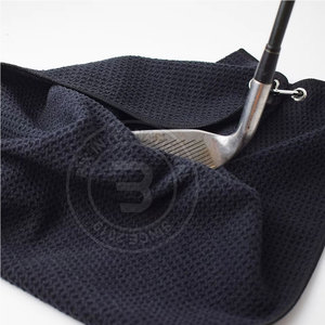 Toalla de golf tipo waffle de secado rápido con logo personalizado impreso para regalos de torneos y promoción de marcas deportivas - Product Image 6
