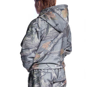 Conjunto Deportivo Personalizado para Hombre, Color Rosa Camuflaje con Pedrería, Talla Grande, Estilo Y2K, Sudadera con Capucha y Pantalones Deportivos Acampanados. - Product Image 6