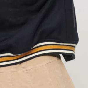 Veste de baseball unisexe brodée avec logo personnalisé, respirante, manches en laine, style varsity, hiver, laine - Product Image 5