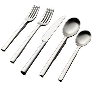 Vente en gros de couverts en acier inoxydable nordique, ensemble de vaisselle, couverts portugais portables, ensemble de cuillères et fourchettes en argent - Product Image 1