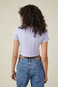 Nouveau design de haut court pour femmes avec logo vierge personnalisé haut court pour femmes manches courtes haut court extensible actif pour femmes service OEM - Product Image 3