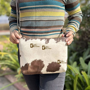 Nouveauté Sac à bandoulière en cuir de vachette fourrure élégant Sac à main en fourrure de vachette à poils Sac de créateur bohème multi-usages - Product Image 1