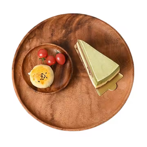 Platos de madera maciza, juego de bandejas redondas de madera grabadas para servir Acacia, bandeja redonda de madera de Crescent Crafts - Product Image 3
