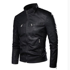 Abrigo de cuero extragrande para hombre en acabado negro liso con cinturón de lazo en la cintura y bolsillos laterales profundos para un estilo dramático - Product Image 1