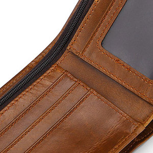 Portefeuille en cuir de bonne qualité à prix compétitif pour hommes Portefeuille en cuir entièrement personnalisé fait à la main entretenu par les OEM - Product Image 4