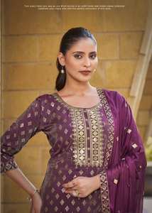 Nuevo lanzamiento Trabajo de bordado festivo Kurta Pent Ropa india y pakistaní con hermosos detalles de bordado - Product Image 2