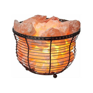 Lámpara de sal del Himalaya con diseño personalizado Color Cesta de hierro y Chunk Feng Shui Pyramid Style Artesanías naturales - Product Image 1