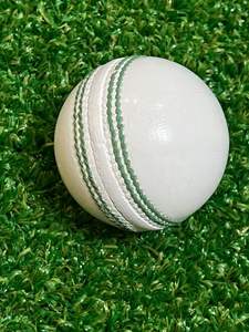 Nouvelle balle de cricket en cuir tanné de qualité supérieure, fabriquée à la main, 4 pièces - Product Image 2