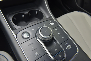 Sedán Híbrido Enchufable 2024, 120 km de Autonomía Eléctrica, Vehículo Inteligente de Nueva Energía, Automático, de Lujo, con Sistema DM-i, Fabricado en China para Exportación - Product Image 2